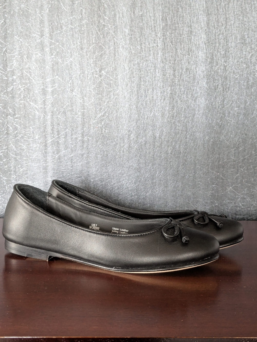 Classic Black Leather Ballet Flats with Bow